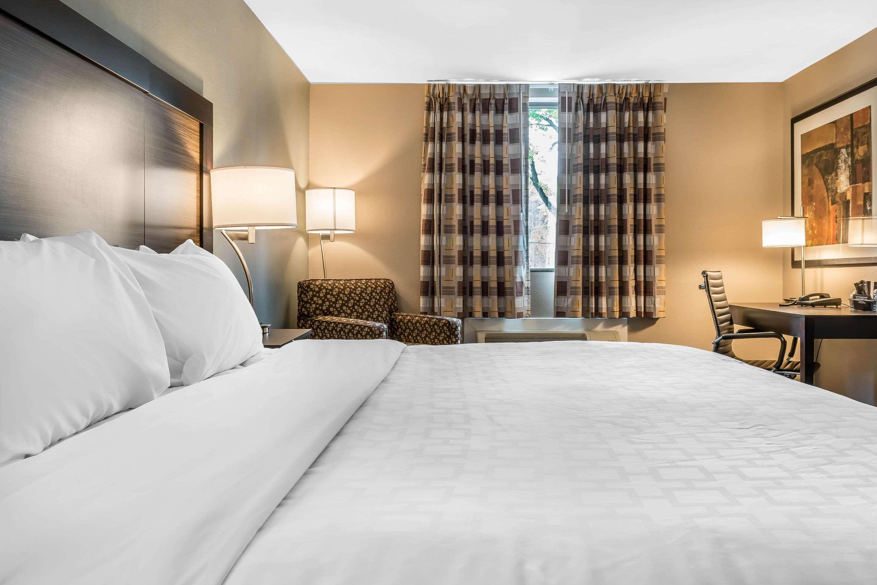 Clarion Inn Belle Vernon Bagian luar foto