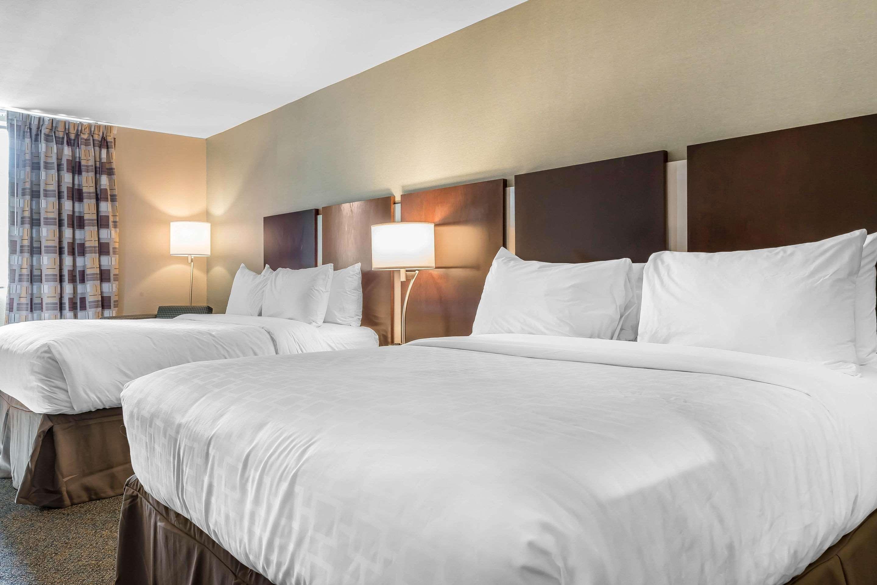 Clarion Inn Belle Vernon Bagian luar foto