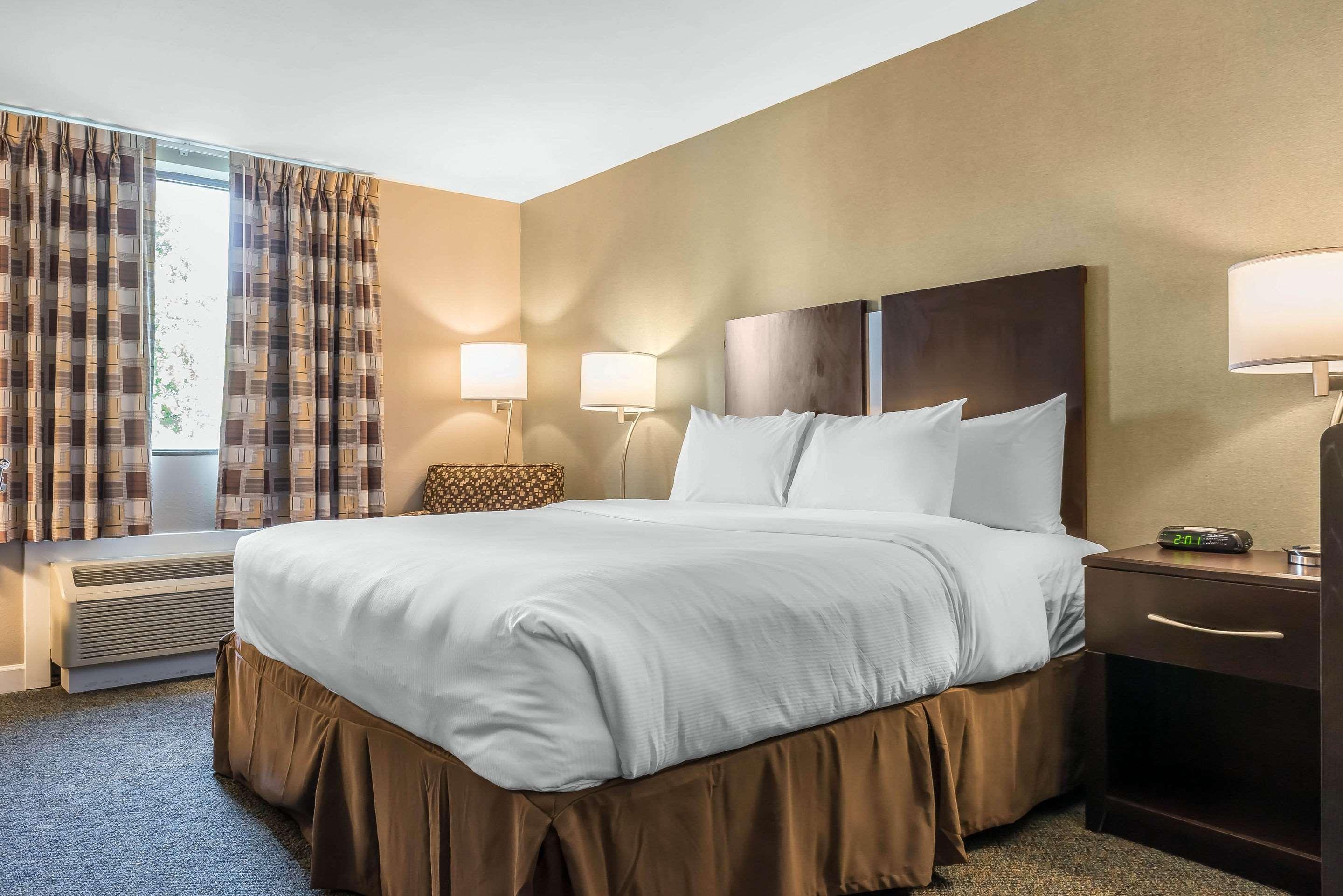 Clarion Inn Belle Vernon Bagian luar foto